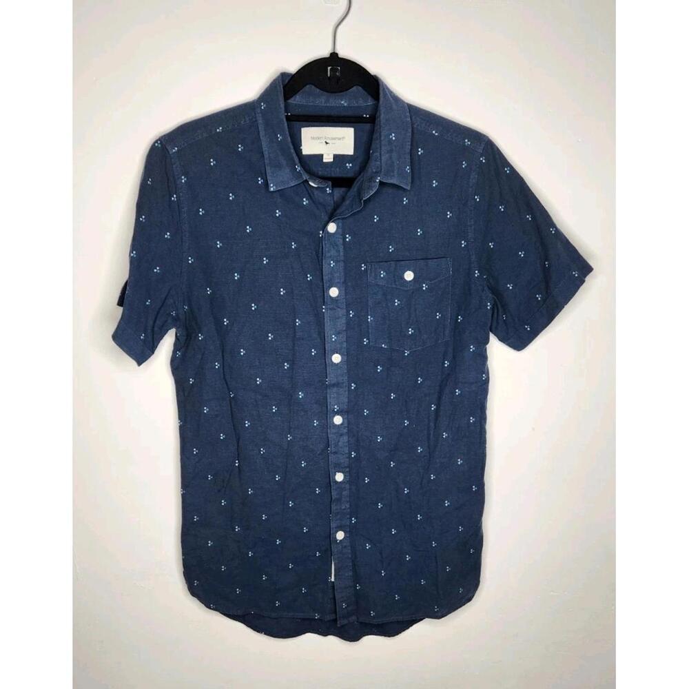Modern Amusement Short Sleeve Button Down Men Shirt Size S